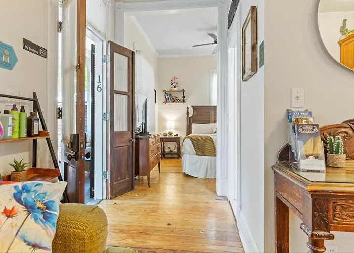 Orchid Bay Condo - Pool - Old Town - Walk To Duval