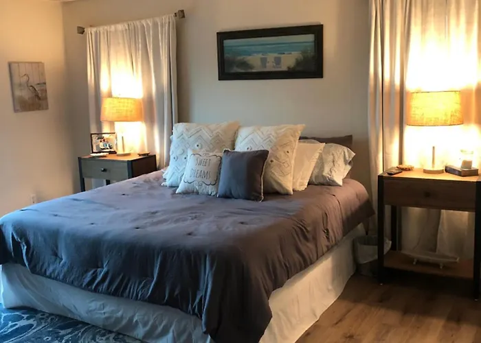 Breathtaking Waterfront Crystal Beach Getaway!