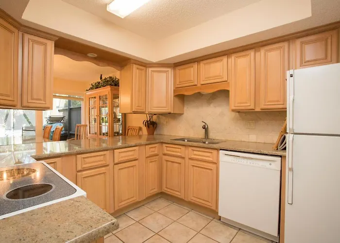 Shady Palms - 2Br Retreat W Pool & Beach Access