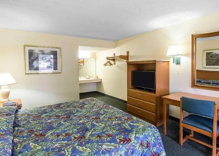 Econo Lodge Live Oak