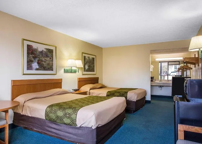 Econo Lodge Live Oak