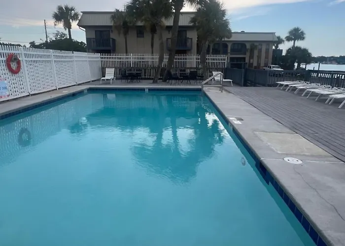 The Moorings Hotel And Marina Of Carrabelle