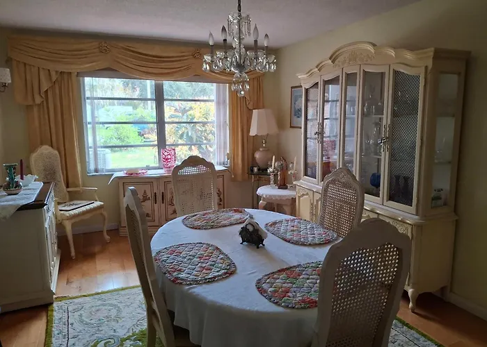 Family Retreat With Lake Views And Near Disney