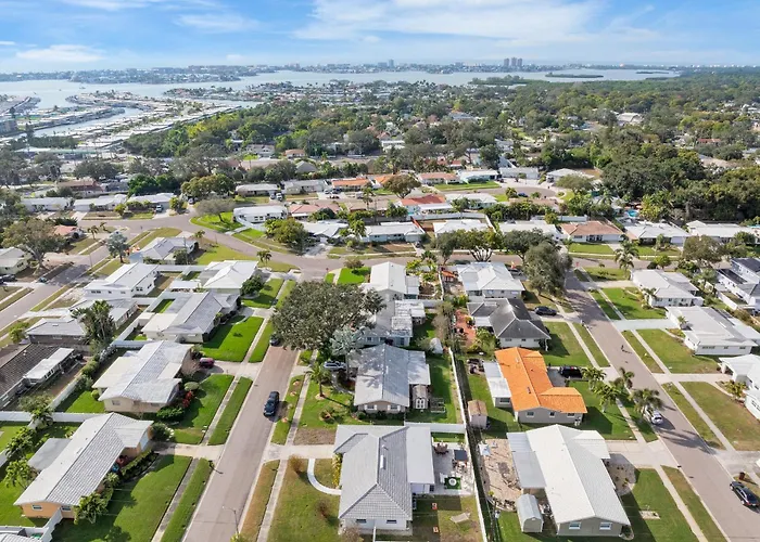 Luxury Vacation Home In Madeira Beach Family And Pet Friendly