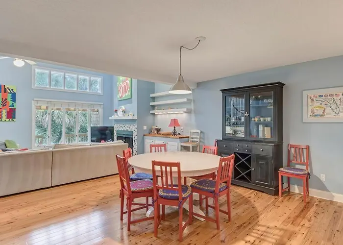 Seaclusion - Spacious Condo W Lanai & Pool