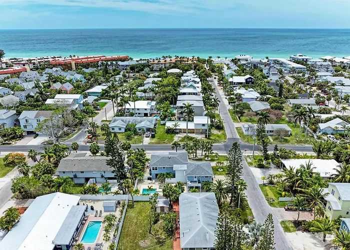 Ami Sand Dollar: Dog Friendly, Private Pool, 2 Blocks To Beach By Anna Maria Life Vacation Rentals