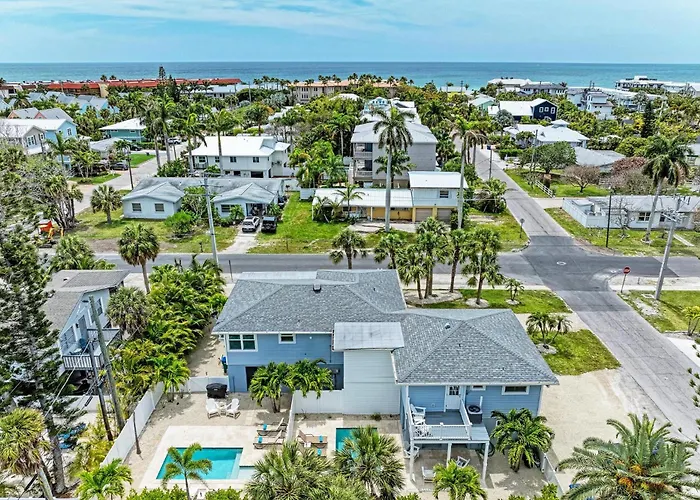 Ami Sand Dollar: Dog Friendly, Private Pool, 2 Blocks To Beach By Anna Maria Life Vacation Rentals