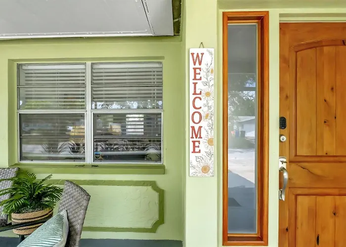 3Br Oasis Sleeps 10 Heated Pool Ping Pong!