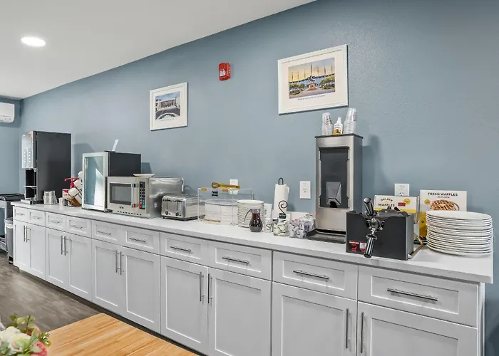 Baymont By Wyndham Ocala Suites