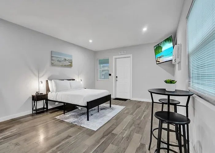 Coastal Charm Studio Beach House In Pompano Beach