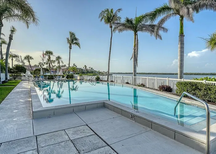 Waterfront, Spa/Pool, Private Paradise On Lbk!