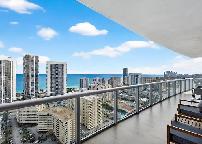 Spacious Vip Penthouse With Ocean & Intracoastal Views, Private Entry, Resort Amenities