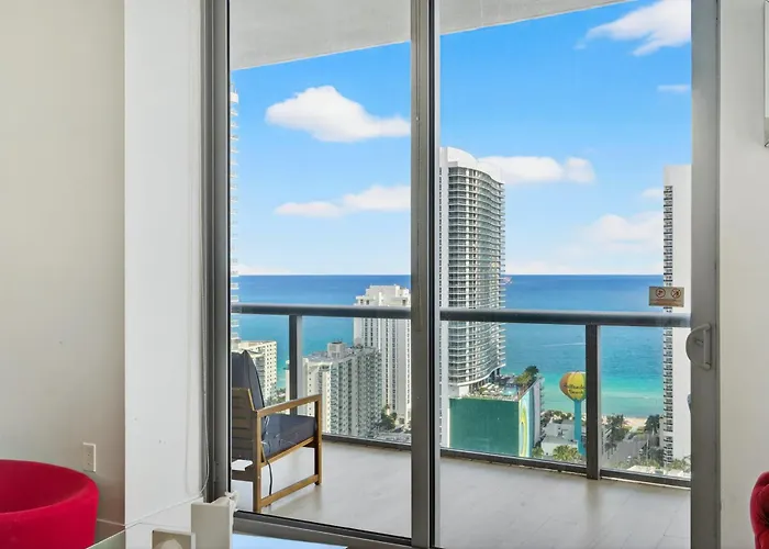 Spacious Vip Penthouse With Ocean & Intracoastal Views, Private Entry, Resort Amenities