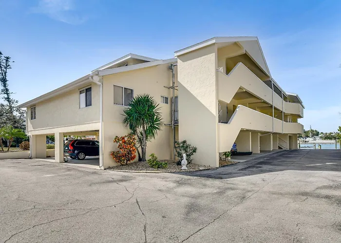 Waterfront Nokomis Condo < Half Mile To Beach!