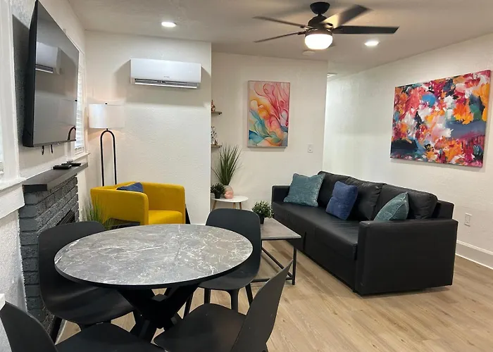Downtown Zen 2-Bedrooms Private Bungalow