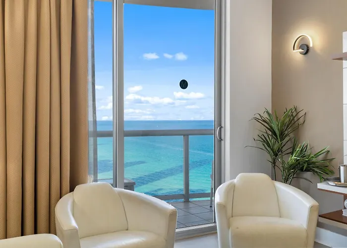 Luxury Penthouse Oasis - Oceanfront Views & Resort Perks