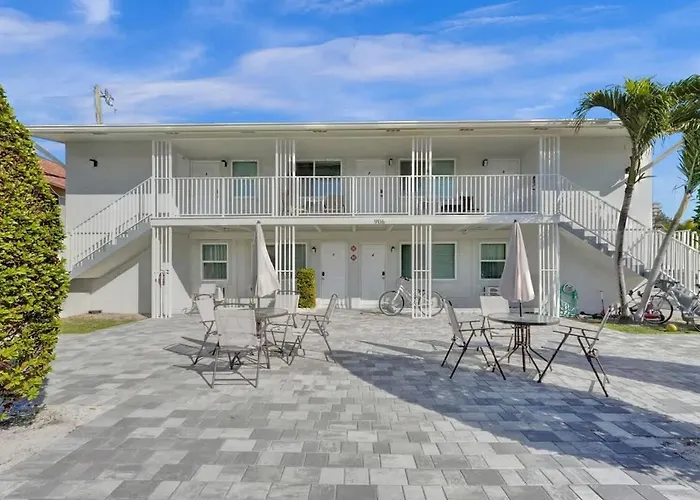 Coastal Charm Studio Beach House In Pompano Beach