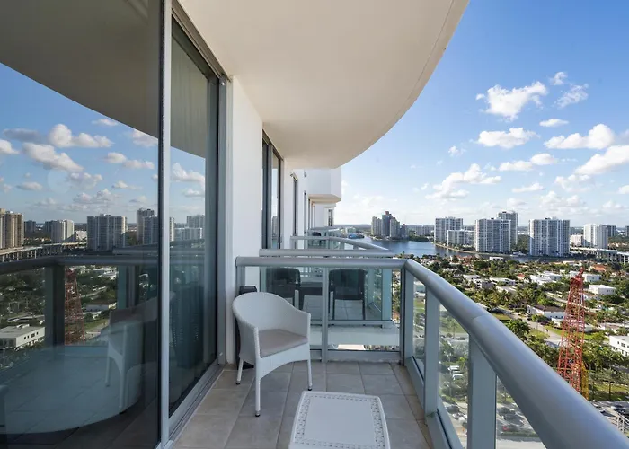 Luxury Penthouse Oasis - Oceanfront Views & Resort Perks