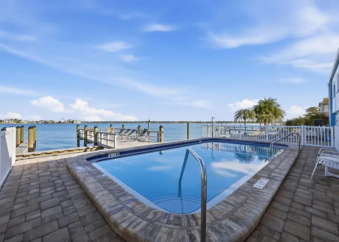 107 - Boat Dock- Bbq Walk To Beach Great Views