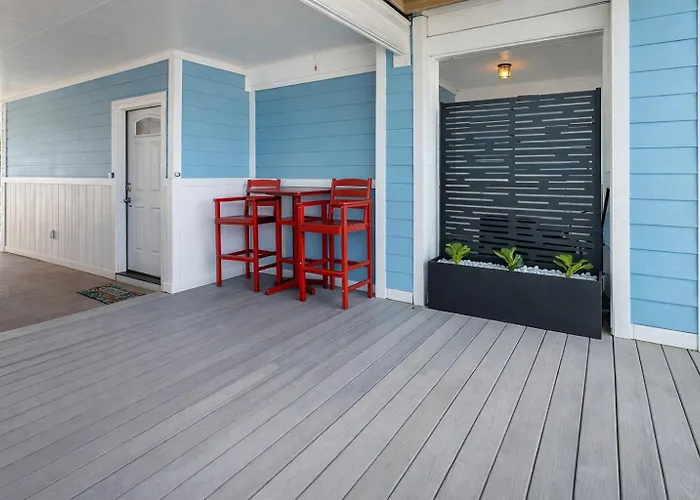 Waterfront Home, Short Walk To Beach, Deck/Balcony