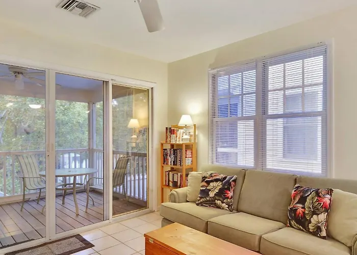 Paradise Retreat: Extended Stay with Pool