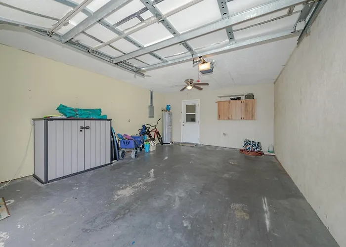 Flagler Avenue Adjacent Dog Friendly Home With Garage! Stroll To The Beach!