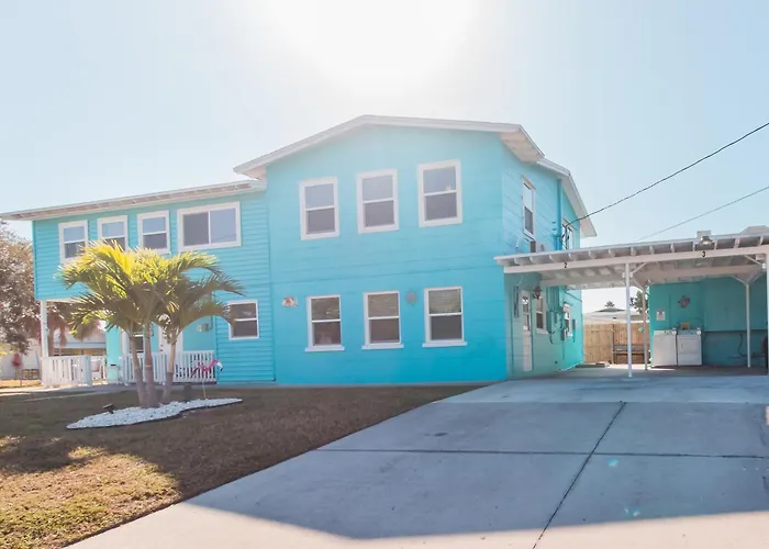 Lovely Vacation Home 1 Block From Beach & Downtown Gulfport