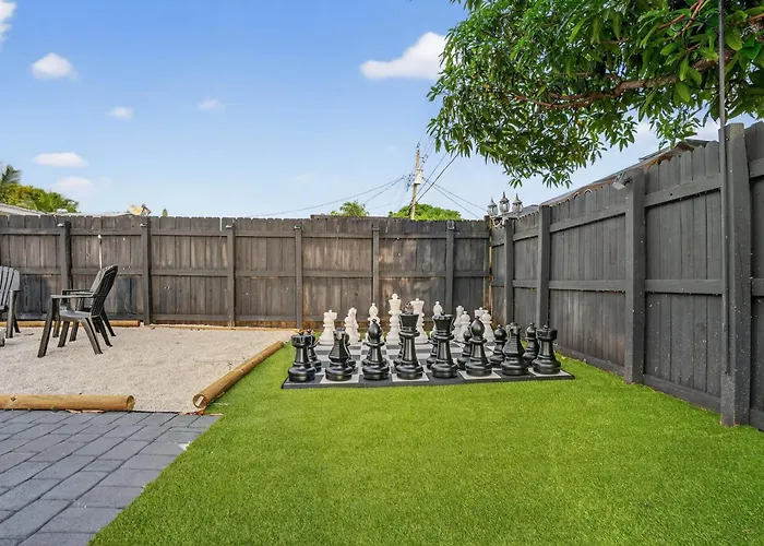 Heated Pool Home - Mini Golf & Soccer & Firepit
