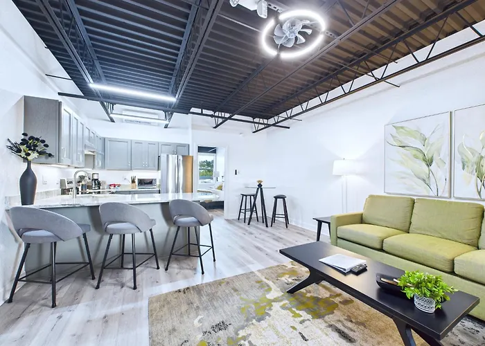Stylish Loft Minutes From Beach & Port - Unit 204