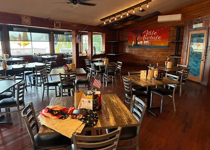 Porky'S Lodge, Bar & Grill