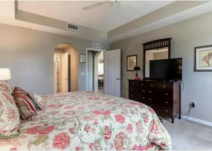 Waterfront Resort In Quiet Gated Community W Pool