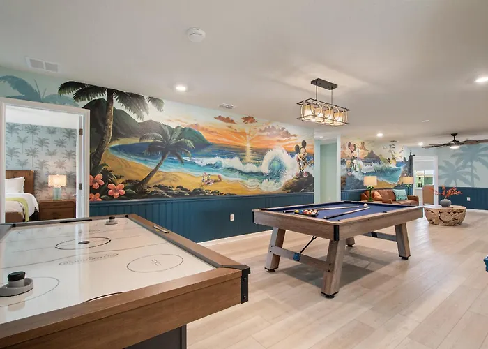 New 10-Bedroom Luxury Retreat, Private Pool And Spa, Near Disney And Orlando