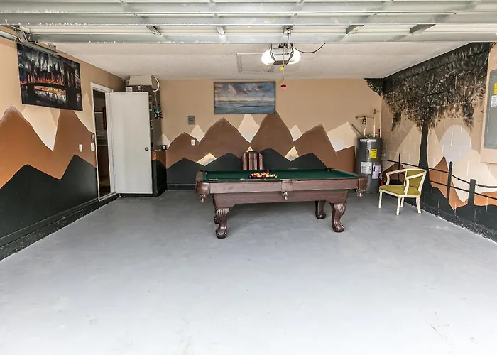 Luxury Boho Getaway Experience W Pool Table