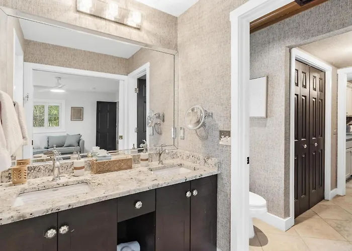 Langoon Lodge 4-Br 3-Ba In Historic Mount Dora