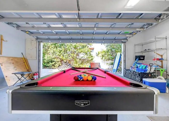 Oceanfront Escape - Private Beach Access - Game Room - Bikes - Surfboard