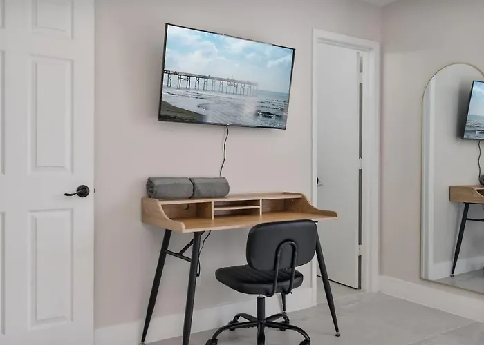 Downtown Home With Basketball, Firepit And Just 20 Miles To Disney