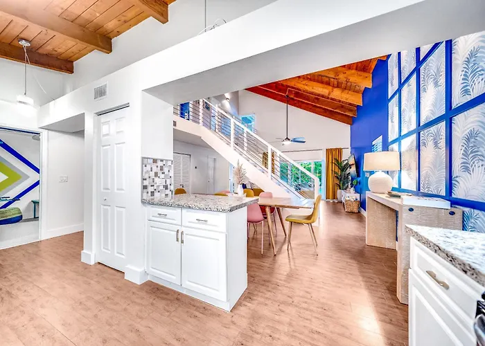 Sunset Haven With Saltwater Pool & Mins To Beach
