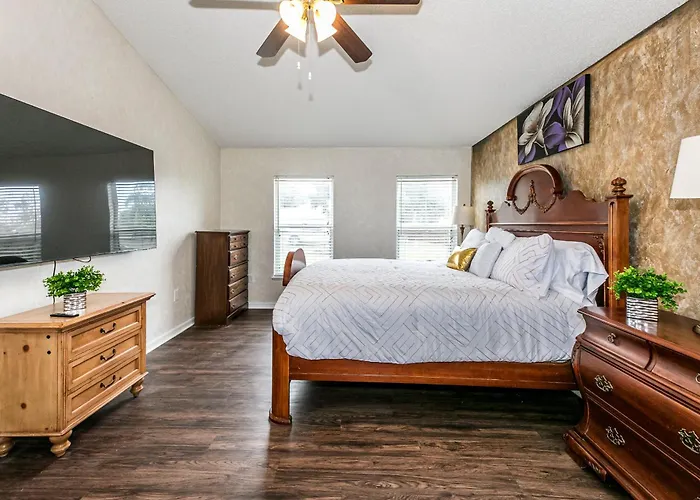 Luxury Boho Getaway Experience W Pool Table