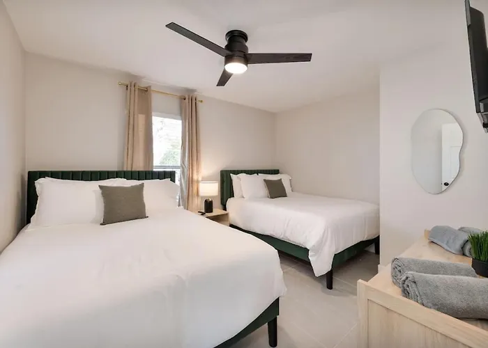 Downtown Home With Basketball, Firepit And Just 20 Miles To Disney