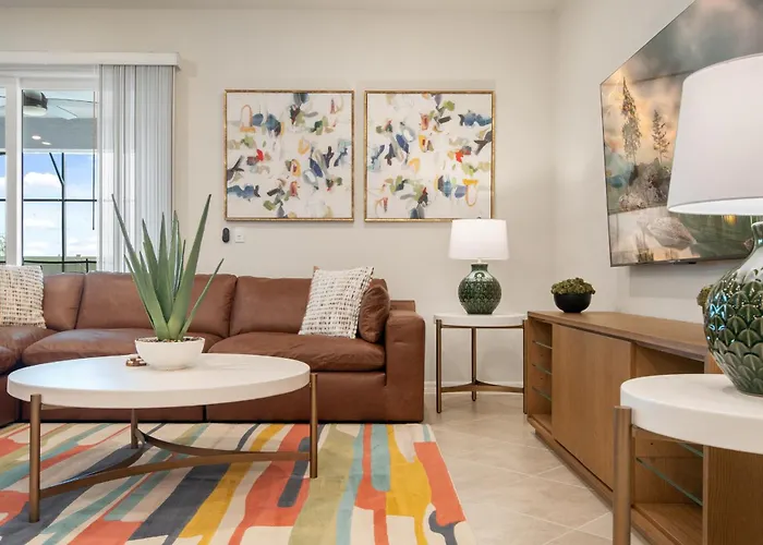 New 10-Bedroom Luxury Retreat, Private Pool And Spa, Near Disney And Orlando