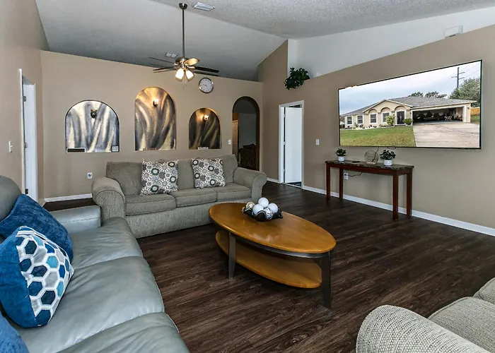 Luxury Boho Getaway Experience W Pool Table