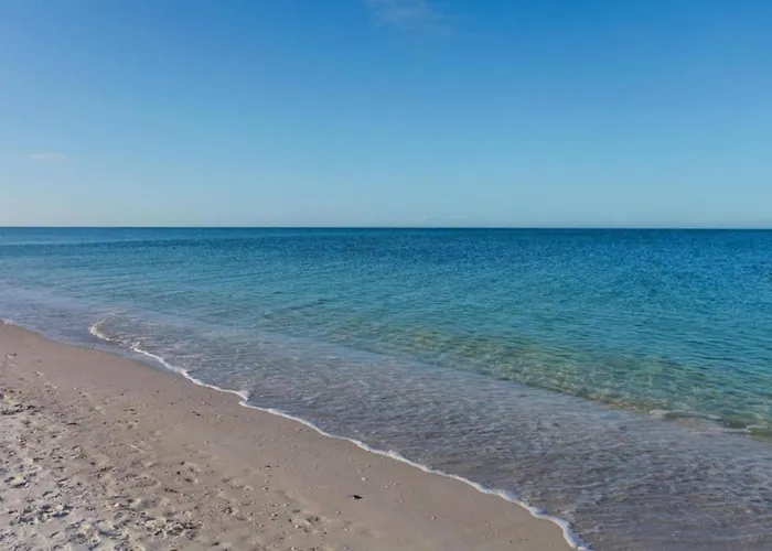 Nokomis Waterfront Unit Walk To The Beach And Dining