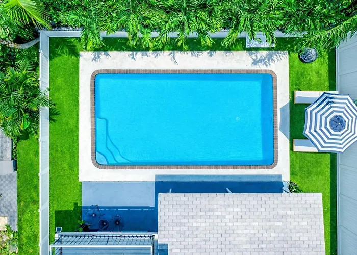 Sunset Haven With Saltwater Pool & Mins To Beach