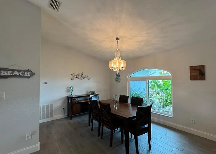 Canal-Front Oasis And Heated Pool - Close To Golf & Beaches