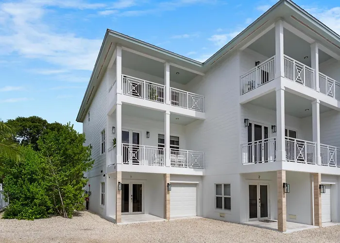 Ocean Views With Secret Speakeasy Bbq Patio Dock Pool 3Br With Private Bathrooms