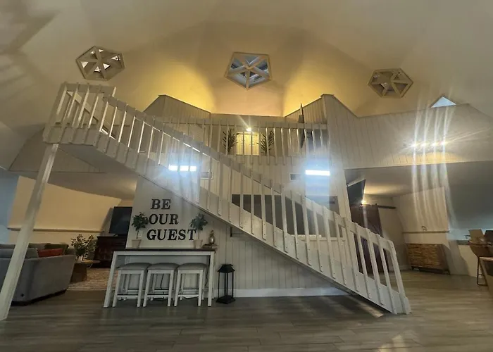 Unique Dome Home - 4Br Getaway - Springs -Daytona - Skydiving