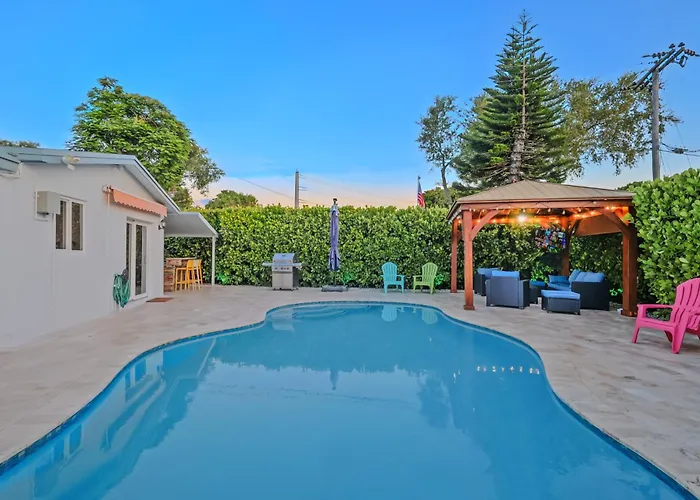 4 Bedroom Villa Pool Game Room By Beach & Hard Rock