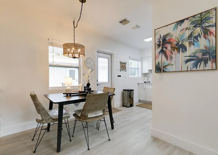 Intracoastal Getaway! North Palm Beach Apartment