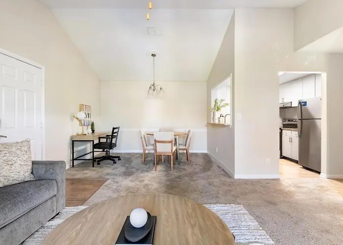 Landing Apartments - The Braxton Palm Bay