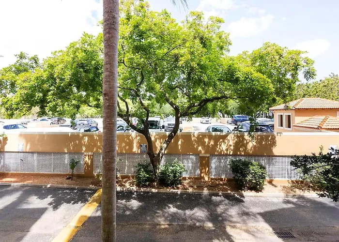 Cozy Condo At The Yacht Club Aventura 2203